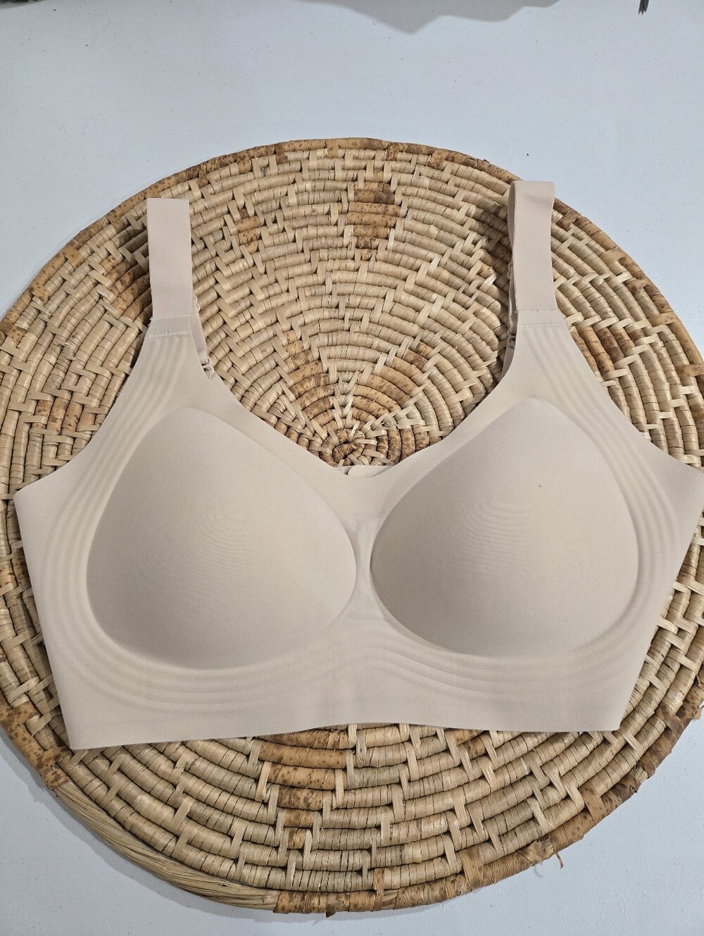 Two Shecurve Seamless Soft Comfort Bras